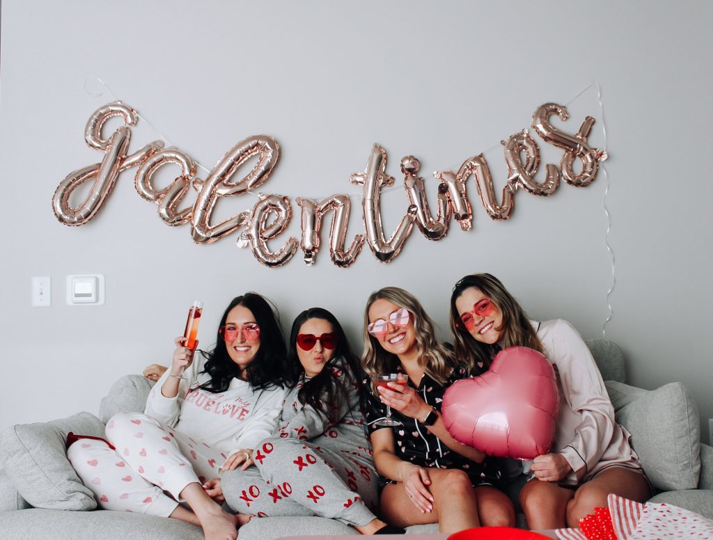 How to Celebrate Galentine’s Day Like a True American Queen Galentine(01)