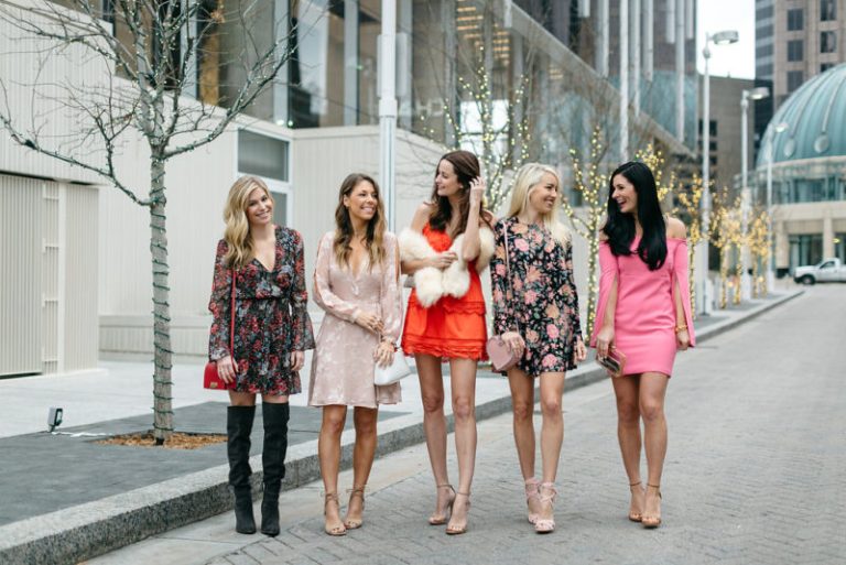 Galentine’s Day Outfits 2025: Brunch, Dinner & Cozy Looks for Your Squad